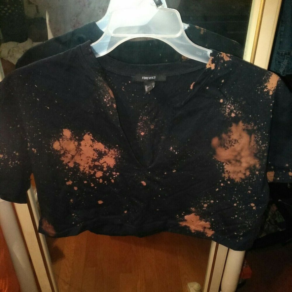 NWOT Forever21 Half Cropped Bleached Distressed Bl